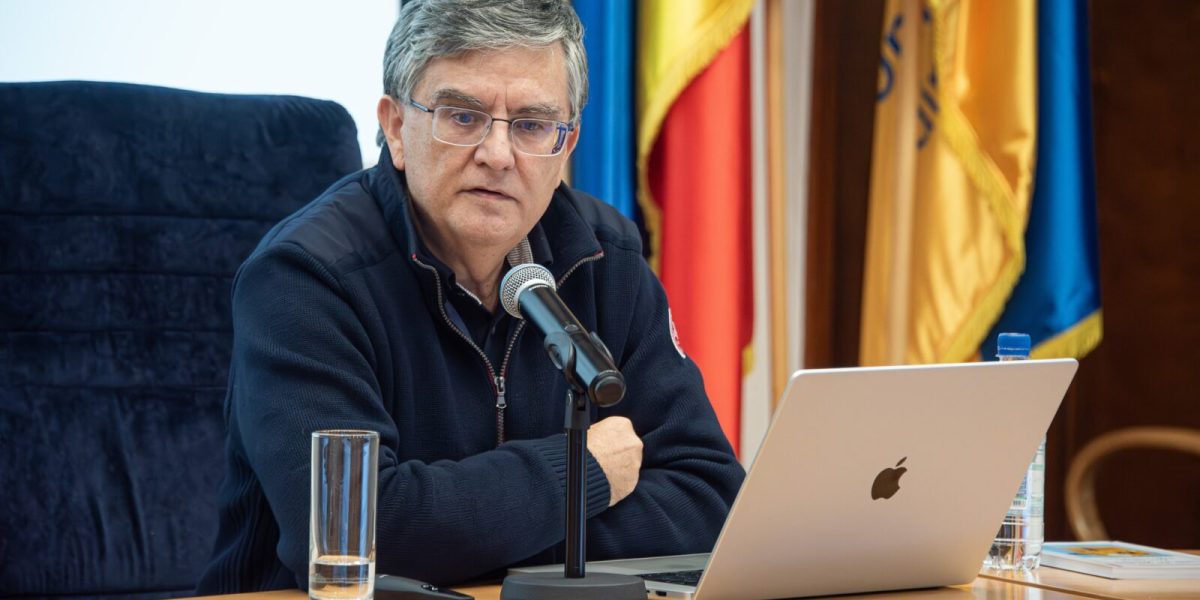Mircea Dumitru, despre unirea cu Republica Moldova: „Un proces firesc”, dar prin UE Fostul ministru al Educației și fost rector al Universității din București, Mircea Dumitru, actualmente candidat la președinția Academiei Române, a abordat subiectul unirii cu Republica Moldova, subliniind că aceasta ar trebui să se materializeze în primul rând în cadrul Uniunii Europene