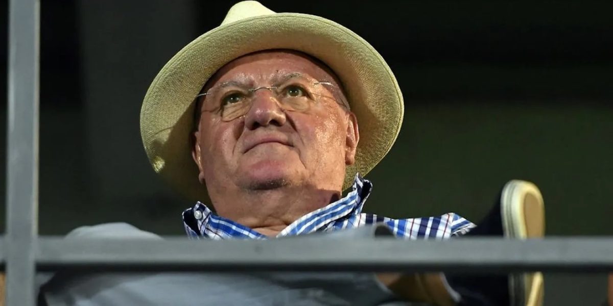 Afaceriștii români, prinși în criza din Dubai: Mitică Dragomir și planurile spulberate de război Fostul șef al Ligii Profesioniste de Fotbal (LPF), Dumitru „Mitică” Dragomir, a ratat o afacere imobiliară importantă în Dubai, după ce a negociat achiziția a două apartamente de lux cu omul de afaceri Gigi Nețoiu