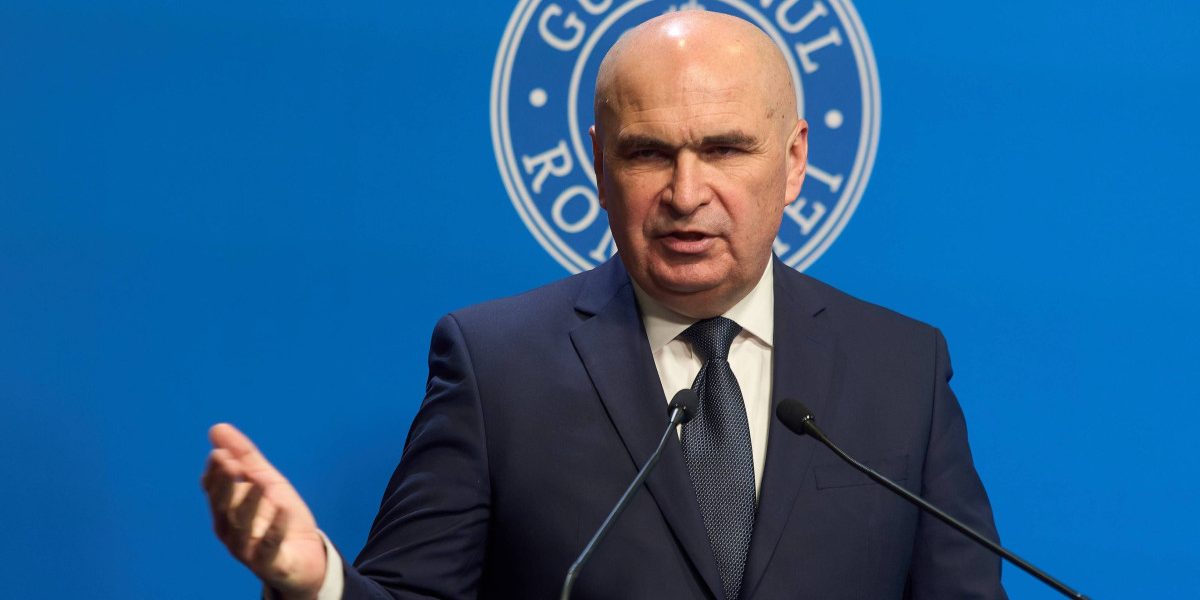 Bolojan dictează ritmul pentru PNRR: Ministerele, chemate la raport pentru a accelera implementarea reformelor Premierul Ilie Bolojan a prezidat vineri o ședință la Palatul Victoria pentru a evalua stadiul implementării Planului Național de Redresare și Reziliență (PNRR)