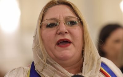 Șoșoacă felicită de 8 martie cu poza lui Putin, controversă