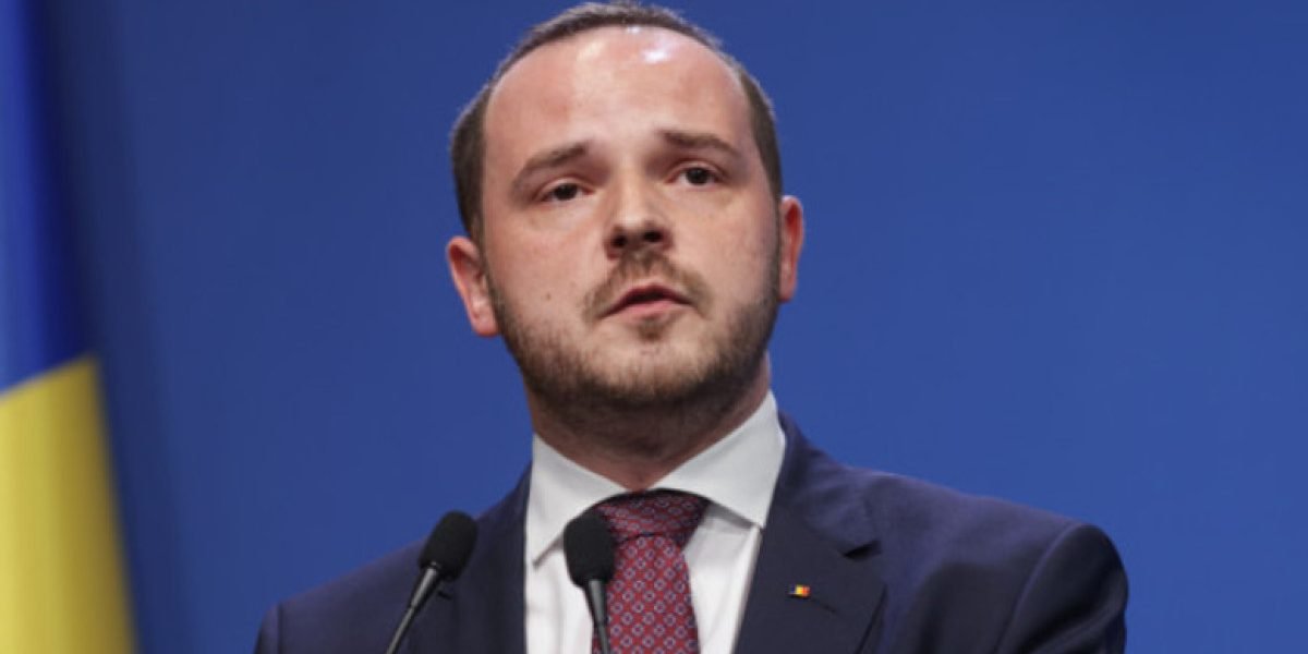 Ministrul Sănătății, Alexandru Rogobete, avertizează asupra scăderii ratei de vaccinare în rândul copiilor Ministrul Sănătății, Alexandru Rogobete, a tras un semnal de alarmă cu privire la cifrele îngrijorătoare privind vaccinarea copiilor