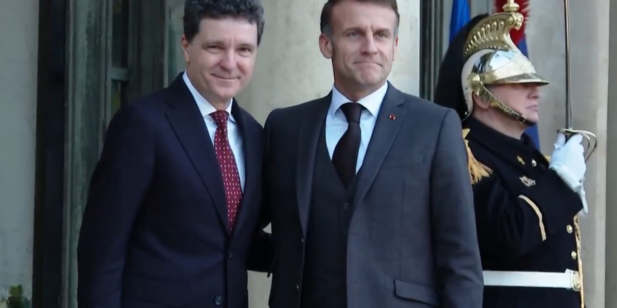 România ezită să adere la inițiativa Franței privind umbrela nucleară europeană Franța a propus statelor membre UE o cooperare nucleară de apărare, însă Bucureștiul nu a exprimat încă o poziție oficială