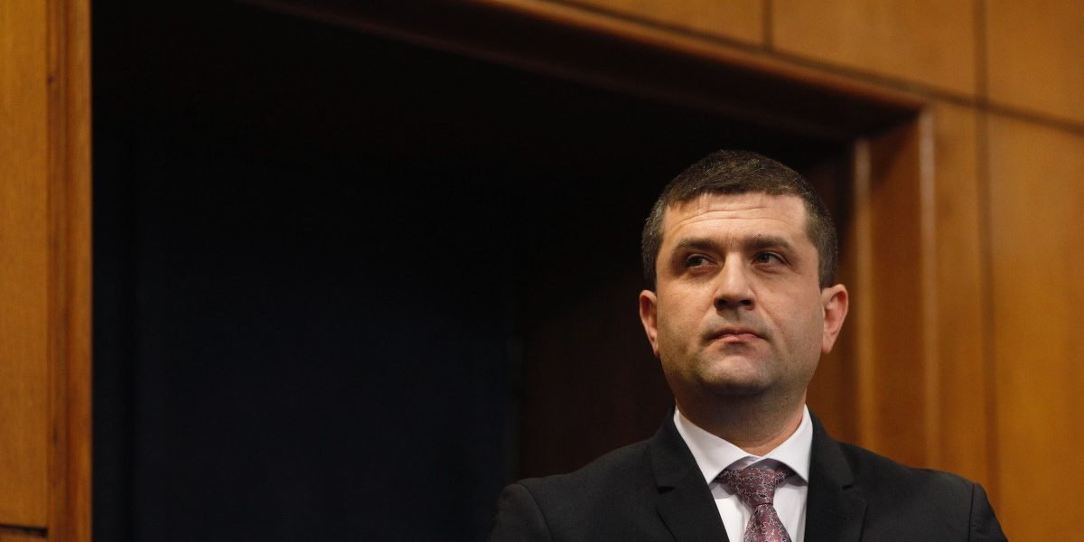 Miruță acuză PSD și PNL de risipă: „Bani împărțiți de oameni certați cu școala”