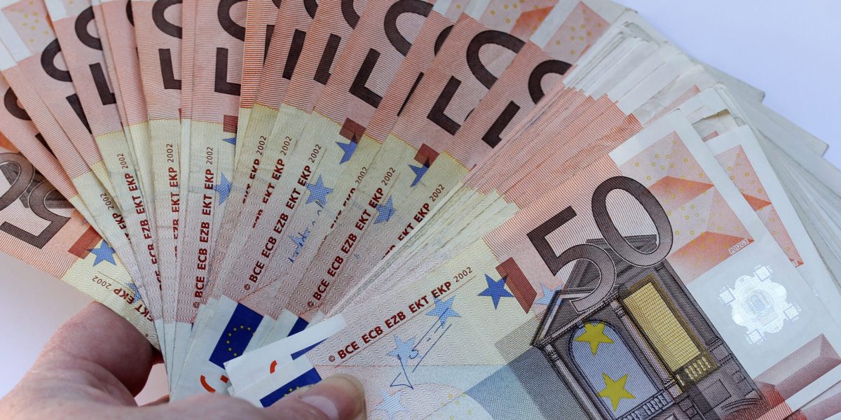 Germania, ultima redută a numerarului în Europa, sub presiune digitală Germania, cunoscută pentru atașamentul său față de numerar, simte tot mai puternic presiunea digitalizării