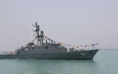 Peste o sută de persoane dispărute după ce o navă iraniană ar fi fost atacată de un submarin Un atac efectuat de un submarin a dus la dispariția a cel puțin 101 de persoane și la rănirea altor 78, în urma scufundării unei nave iraniene lângă Sri Lanka