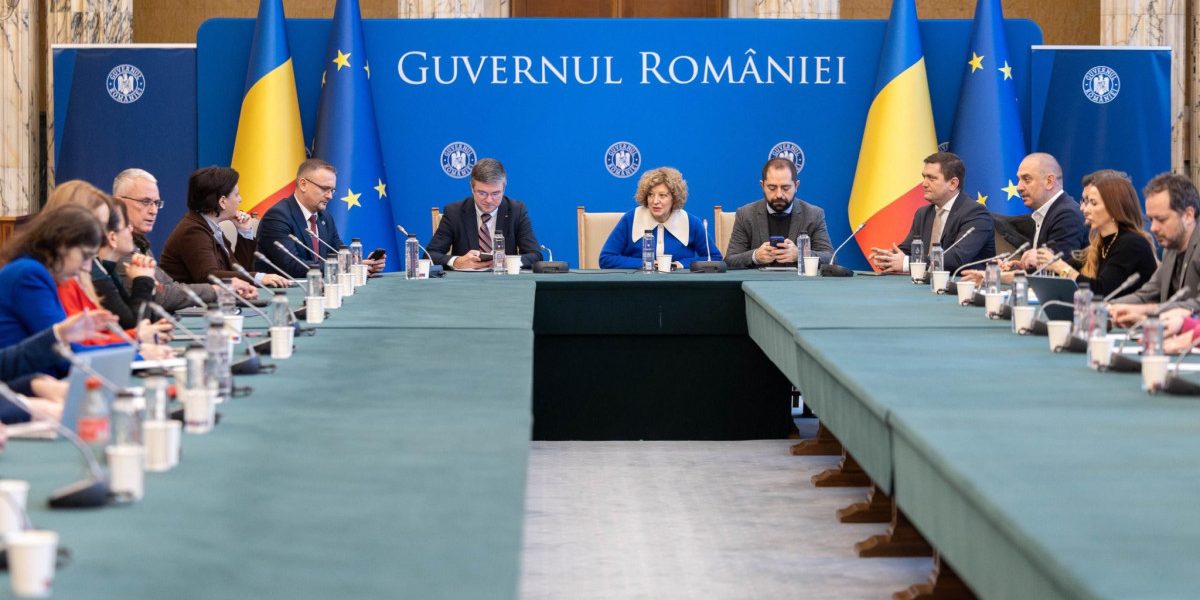 Ministrul Economiei: Stabilitatea fiscală, o prioritate pentru mediul de afaceri Problemele legate de instabilitatea fiscală și birocrație reprezintă principalele obstacole cu care se confruntă antreprenorii români, potrivit ministrului Economiei, Irineu Darău
