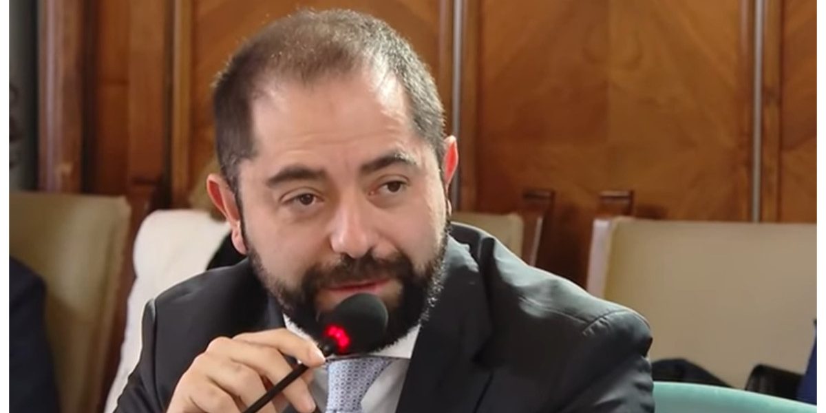 Burnete: România are nevoie urgentă de investiții și reforme pentru creștere economică Consilierul prezidențial Radu Burnete a subliniat, marți, la o dezbatere organizată de guvern în parteneriat cu Banca Mondială, că România nu se poate baza exclusiv pe capitalul intern pentru a-și susține creșterea economică