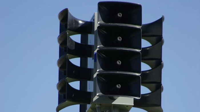 Detroit se pregătește pentru furtuni puternice, cu risc de tornadă marți DETROIT – Locuitorii din zona metropolitană Detroit sunt avertizați cu privire la o amenințare semnificativă de vreme severă marți, cu vânt puternic, grindină de mari dimensiuni și posibilitatea apariției unei tornade izolate, pe măsură ce omasă de aer rece se deplasează prin regiune