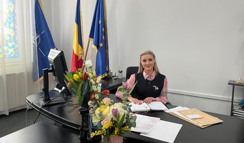 Oana Gheorghiu, noul viceprimar al municipiului Buzău Oana Cătălina Gheorghiu, doctor în științe farmaceutice și lider al organizației de femei a PSD Buzău, a fost învestită în funcția de viceprimar al municipiului Buzău pe 2 martie 2026
