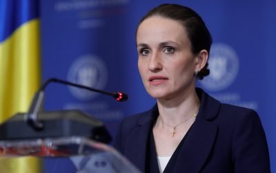 Peste 14.000 de români în Emiratele Arabe Unite: Recomandări de la Ministerul de Externe Aproximativ 14.000 de cetățeni români se află în prezent în Emiratele Arabe Unite, conform informațiilor furnizate de Ministerul Afacerilor Externe (MAE)