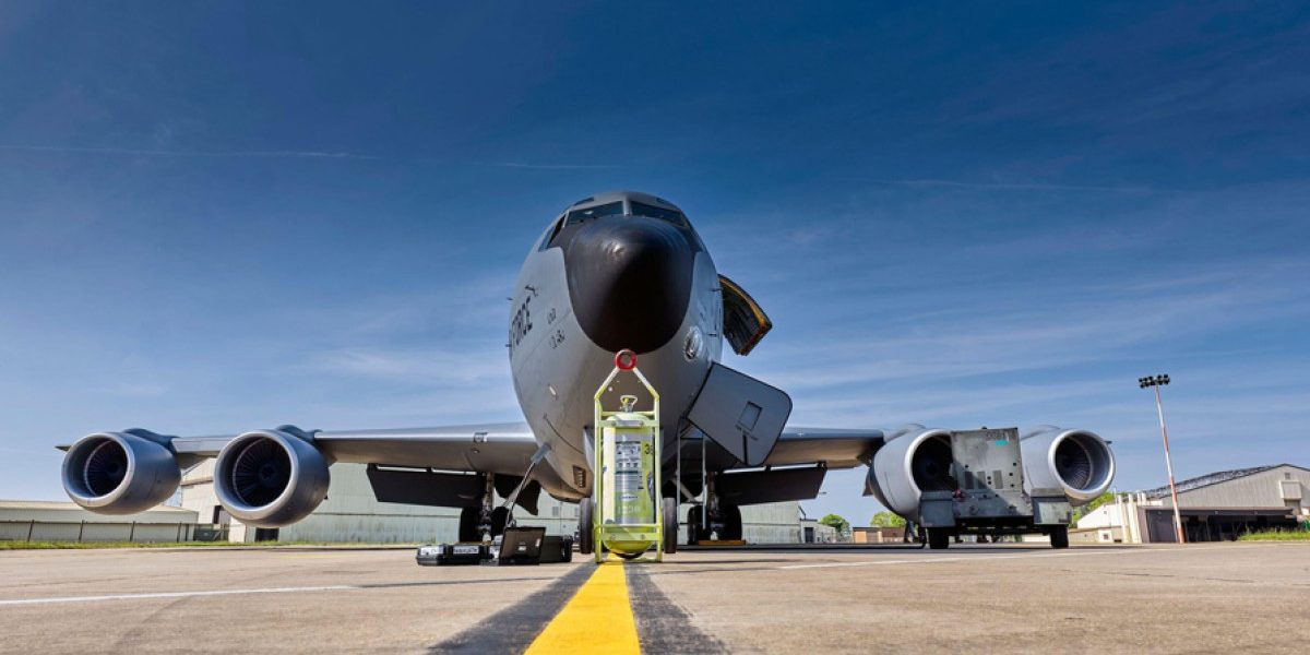 România, notificată de SUA: trupe și echipamente americane „de îndată” România a fost informată de autoritățile americane că echipamente militare și personal american vor fi dislocate pe teritoriul țării „de îndată”, conform declarațiilor ministrului Apărării, Radu Miruță