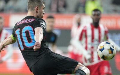 Florin Tănase, incert la FCSB: Gigi Becali negociază prelungirea contractului Fotbalistul Florin Tănase, unul dintre cei mai importanți jucători ai FCSB, ar putea să își prelungească contractul cu echipa, deși există și posibilitatea unui transfer în străinătate