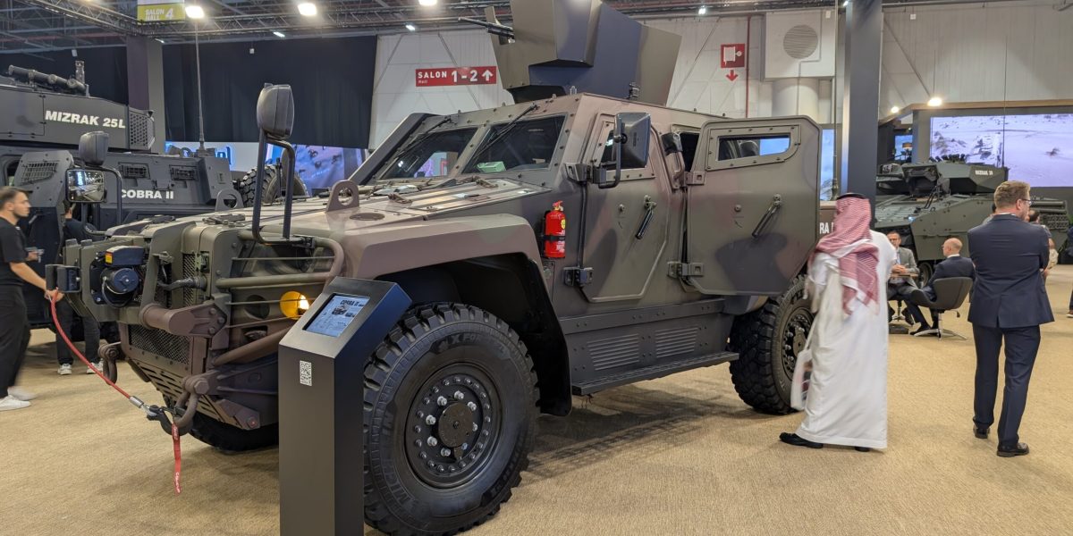 Blindatele Cobra II intră în dotarea Forțelor Terestre Române Noile blindate Cobra II 4×4 destinate Armatei Române au început să fie distribuite către unitățile militare, conform unui anunț oficial