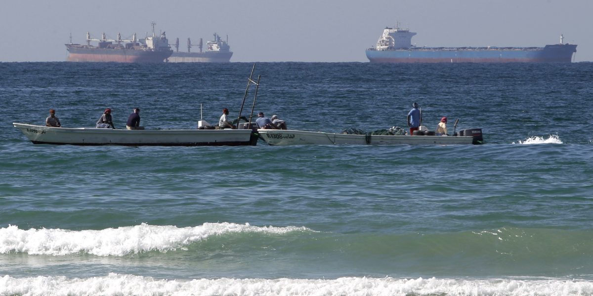 Petrolul atinge cote maxime pe fondul conflictului din Orientul Mijlociu Cotațiile de referință ale petrolului au crescut marți cu aproximativ 8%, atingând un nivel maxim, pe fondul extinderii conflictului americano-israelian cu Iranul