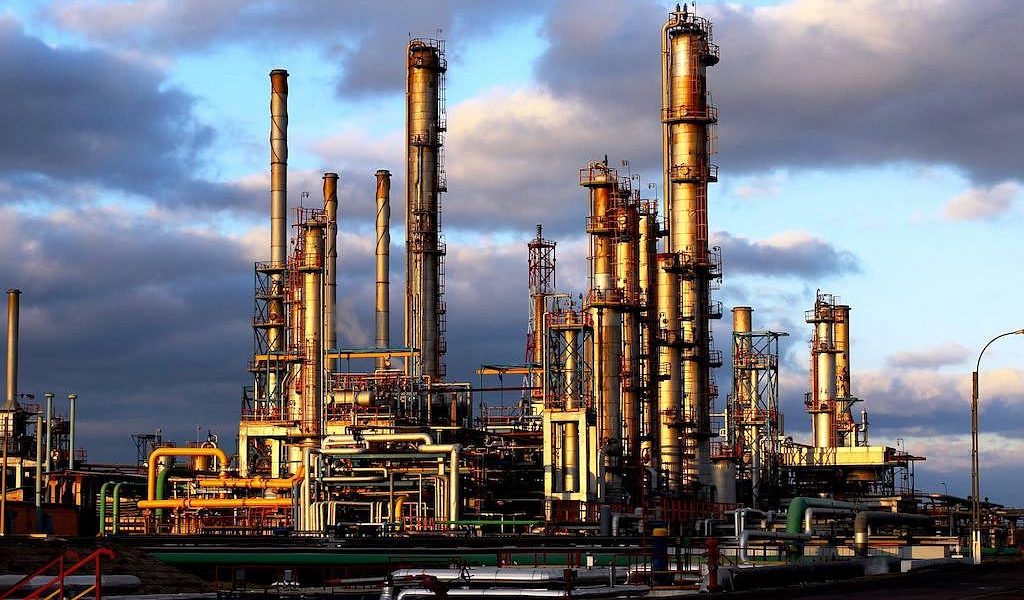 Petromidia, în revizie: Rompetrol îl contrazice pe ministrul Energiei Rafinăria Petromidia, cea mai mare din România, se află în prezent într-o revizie tehnică programată, contrar declarațiilor ministrului Energiei, Bogdan Ivan, care a afirmat recent că a amânat temporar aceste lucrări