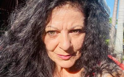 Elena Cârstea, artistă celebră, s-a întors în România: Soțul a plătit biletul Elena Cârstea, îndrăgita artistă care locuiește de ani buni în America, a revenit în România