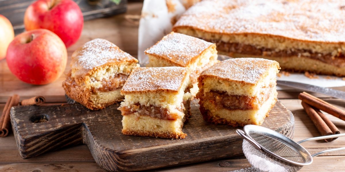 Prăjitura de post cu mere și nuci: Un desert simplu, cu gust de acasă În căutarea unor alternative dulci, potrivite în special pentru perioadele de post, gospodinele caută rețete care să satisfacă pofta de dulce fără a include ingrediente precum ouă, lapte sau unt