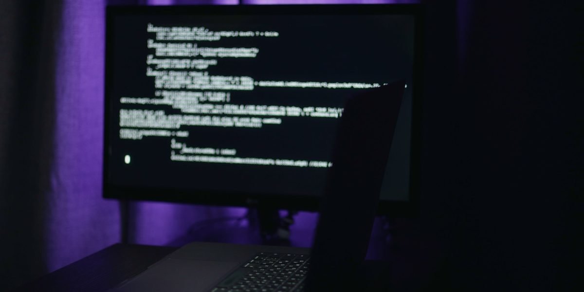 Programatorii din Silicon Valley, avertizați: inteligența artificială poate duce la epuizare Un inginer software veteran din Silicon Valley, cu o experiență vastă în domeniu, avertizează că utilizarea intensivă a instrumentelor de inteligență artificială (AI) în programare poate conduce la epuizare, sugerând necesitatea ca programatorii să învețe rapid cum să seteze limite