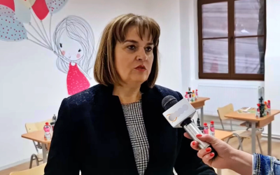 Ramona Lile, reinstalată rector al Universității Arad, în ciuda unui dosar penal Ministerul Educației a emis un ordin prin care Ramona Lile a fost reinstalată în funcția de rector al Universității „Aurel Vlaicu” din Arad