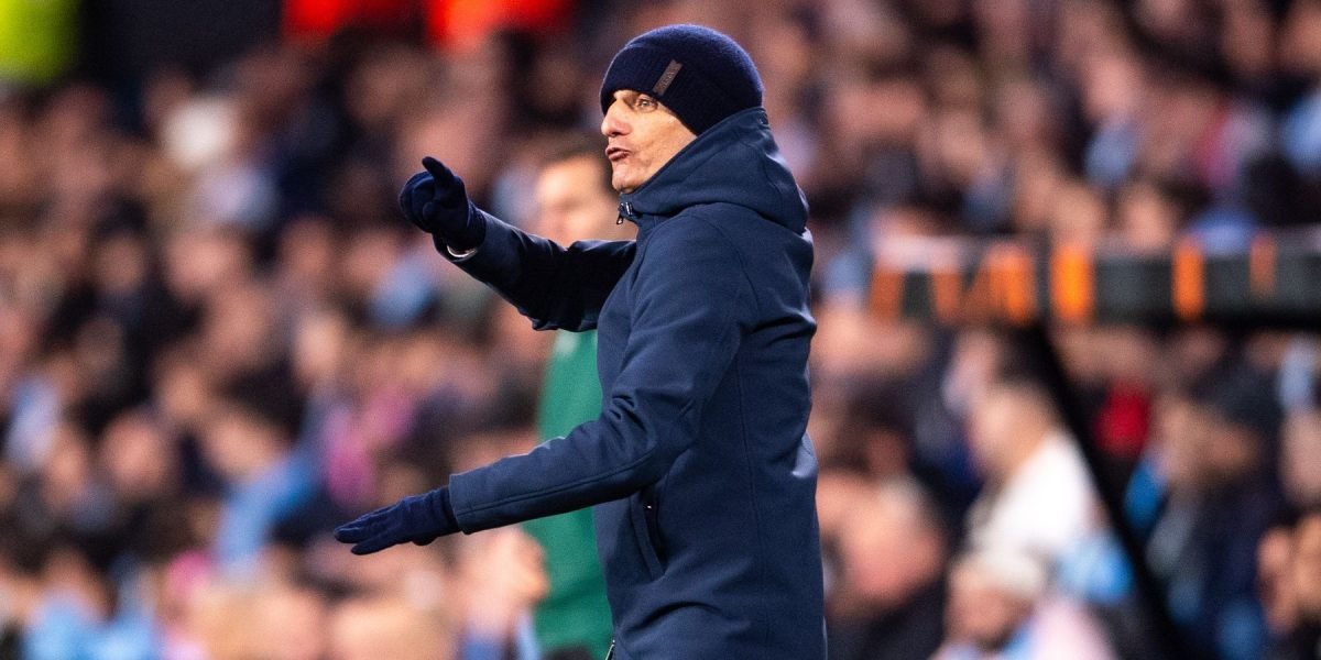 PAOK Salonic, condusă de Răzvan Lucescu, urcă pe primul loc în Grecia după o victorie categorică PAOK Salonic, antrenată de Răzvan Lucescu, a învins Levadiakos cu scorul de 3-0 în etapa cu numărul 25 a primei ligi grecești de fotbal