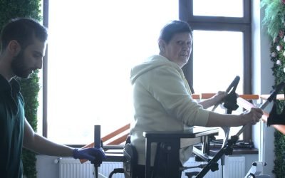 Recuperare miraculoasă după AVC: Pacienta a început să miște un braț și un picior la trei zile de la internare Doamna Petrica Știrbu a înregistrat o îmbunătățire semnificativă a stării sale de sănătate la doar trei zile după internarea în Spitalul de Recuperare Medicală „Sfântul Sava cel Sfințit”, în urma unui accident vascular cerebral (AVC)