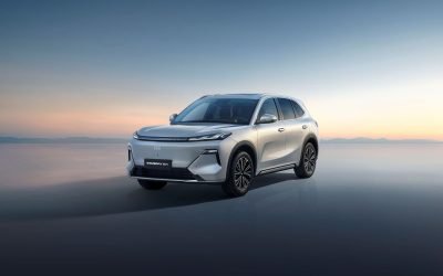 Geely Starray EM-i, SUV-ul hibrid plug-in chinezesc, vine în România cu prețuri mai mici Geely Starray EM-i, SUV-ul hibrid plug-in al producătorului chinez, a fost lansat oficial în România, marcând o veste bună pentru potențialii cumpărători