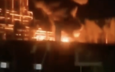 Ucraina lovește un terminal petrolier rusesc, ignorând avertismentele SUA Ucraina a revendicat luni un atac cu drone asupra unui terminal petrolier din portul rus Novorossiisk de la Marea Neagră, sfidând astfel apelurile recente ale Washingtonului de a se abține de la astfel de acțiuni