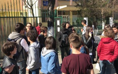 Profesorii amenință cu boicotarea simulărilor examenelor naționale Marius Nistor, președintele Federației Sindicatelor din Educație „Spiru Haret”, a anunțat că, conform datelor centralizate până în prezent, marea majoritate a profesorilor înclină spre boicotarea simulărilor examenelor naționale