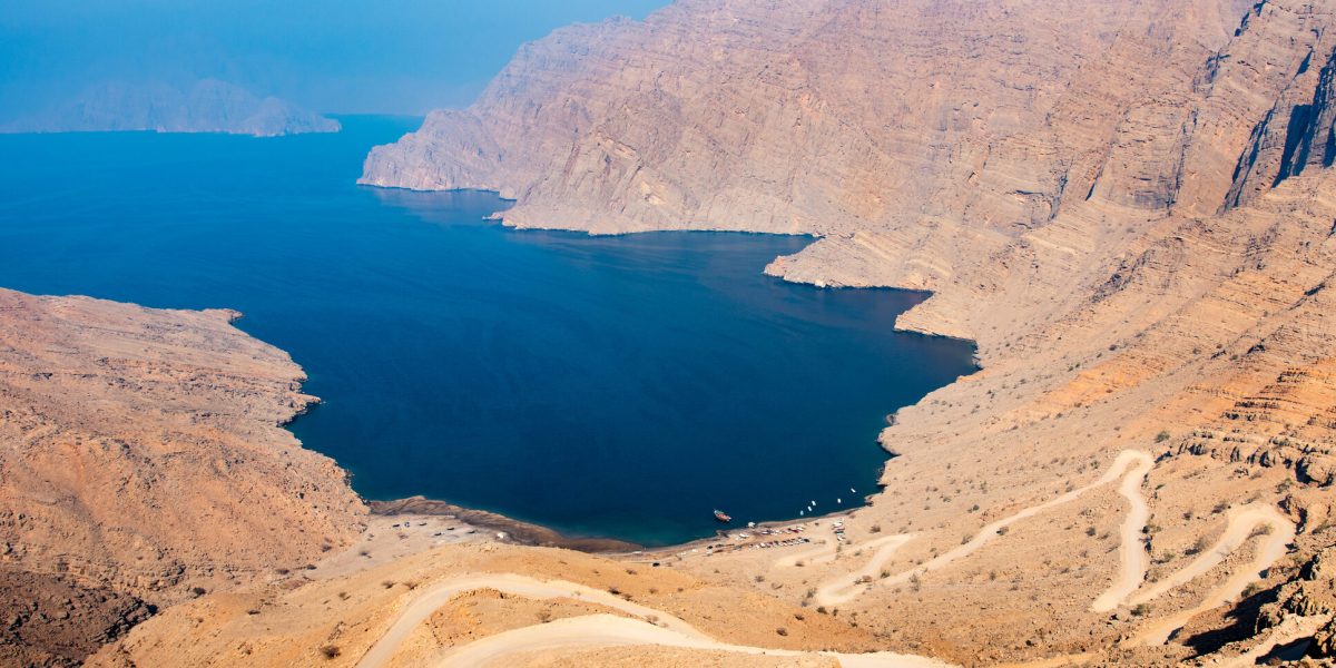 Insula Kharg, un punct nevralgic în tensiunile din Orientul Mijlociu Insula Kharg din Golful Persic a devenit o miză strategică majoră în contextul tensiunilor dintre Iran, Statele Unite și Israel