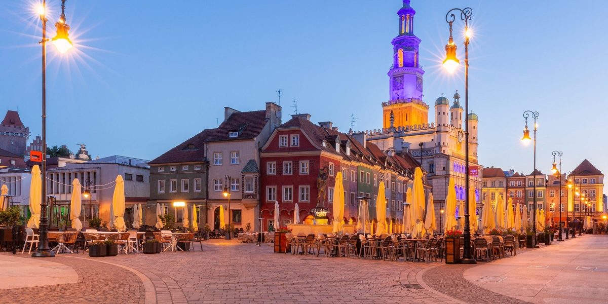 Poznan, bijuteria poloniei care atrage turiștii cu prețuri mai mici și mai puțină aglomerație Poznan, un oraș cu o istorie bogată și un farmec aparte, se arată drept o alternativă atractivă la destinațiile turistice mai cunoscute din Polonia, precum Varșovia sau Cracovia
