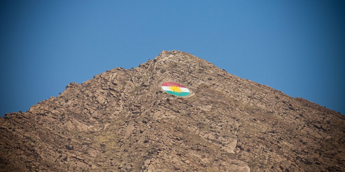 „Joaca cu focul”: Trump și Netanyahu pariază pe kurzi pentru răsturnarea regimului de la Teheran. Alarmă la nivel regional