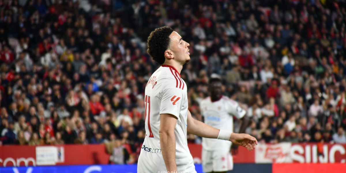 Sevilla FC, înfrântă pe teren propriu de Valencia CF, se apropie de zona retrogradării Sevilla FC a suferit o înfrângere usturătoare pe teren propriu, scor 0-2, în fața Valenciei CF, într-un meci crucial pentru ambele echipe în lupta pentru evitarea retrogradării
