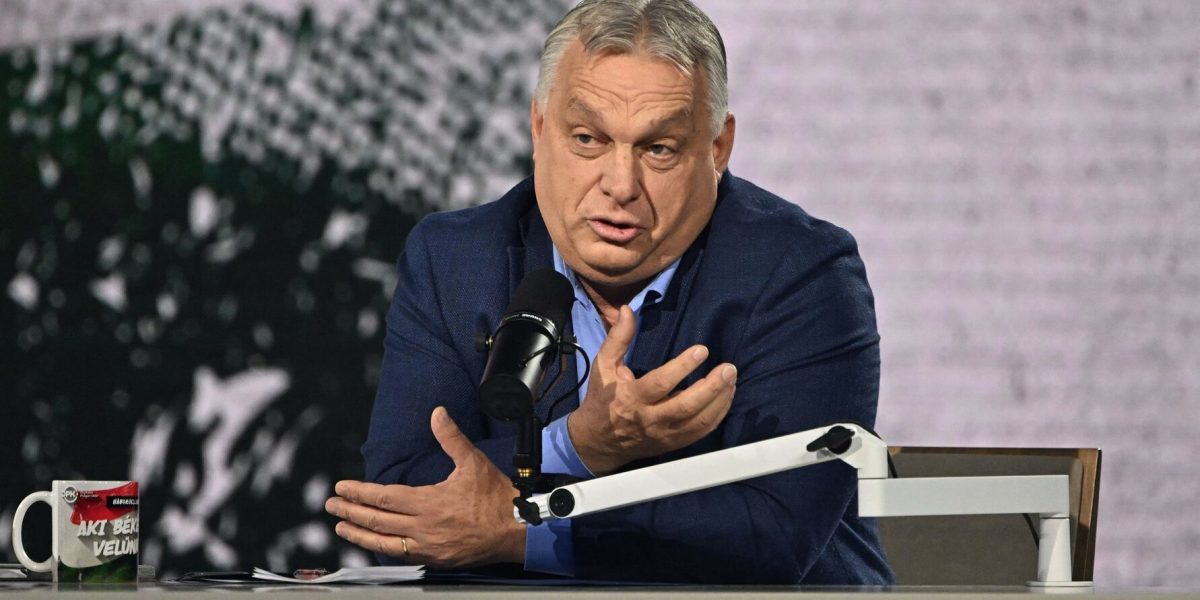 Rusia propagă dezinformări despre o presupusă tentativă de asasinat împotriva lui Viktor Orbán O rețea de dezinformare online, presupus legată de serviciile secrete rusești, distribuie videoclipuri false care pretind că ar exista o tentativă de asasinat sau o lovitură de stat împotriva premierului ungar Viktor Orbán