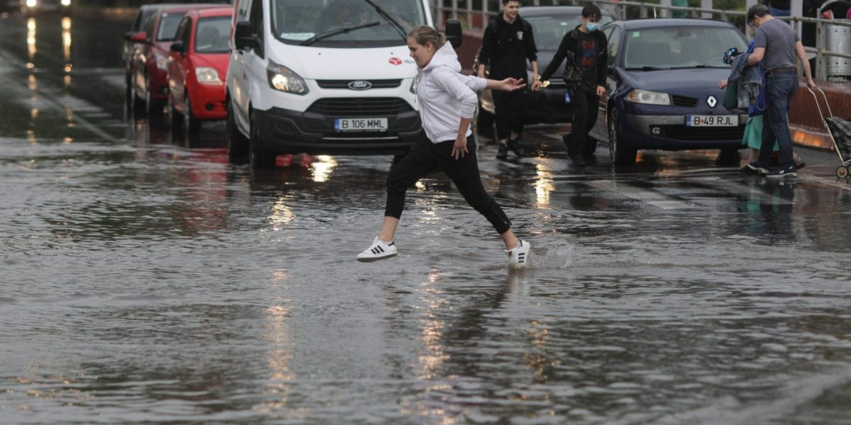 Duminică și Luni, Vremea Ploioasă și Rece în România