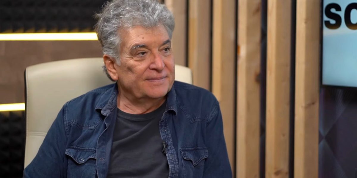 A murit Iulian Vrabete, basistul trupei Holograf Iulian Vrabete, basistul trupei Holograf, a încetat din viață joi, la vârsta de 70 de ani