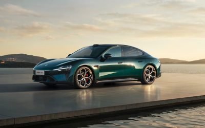 Xiaomi lansează noua generație SU7: autonomie îmbunătățită și funcții avansate Producătorul chinez de tehnologie Xiaomi intră cu pași mari pe piața vehiculelor electrice, lansând oficial următoarea generație a sedanului electric SU7