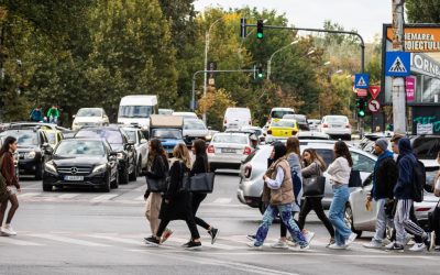 România, de la boom economic la recesiune: o analiză Bloomberg arată problemele țării România se confruntă cu o schimbare majoră de direcție economică, trecând de la o creștere rapidă la recesiune, arată o analiză Bloomberg