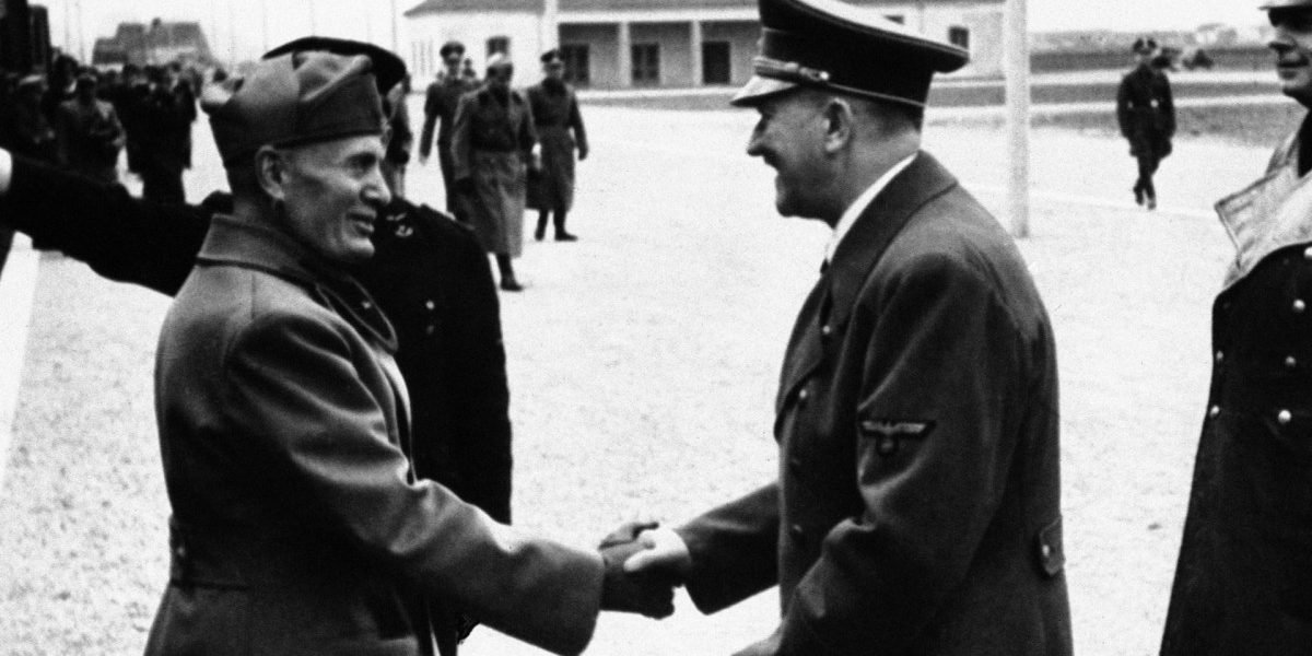 Documente secrete ale lui Mussolini, pregătite pentru licitație, au fost recuperate în Italia Cinci file scrise de mână de Benito Mussolini, datând din aprilie 1944, au fost descoperite într-o casă de licitații din Torino