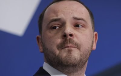 Fostul șef al centrului de arși de la Floreasca îl dă în judecată pe ministrul sănătății Medicul Tiberiu Paul Neagu, fostul coordonator al centrului pentru arși de la Spitalul Floreasca din București, a deschis un proces împotriva ministrului Sănătății