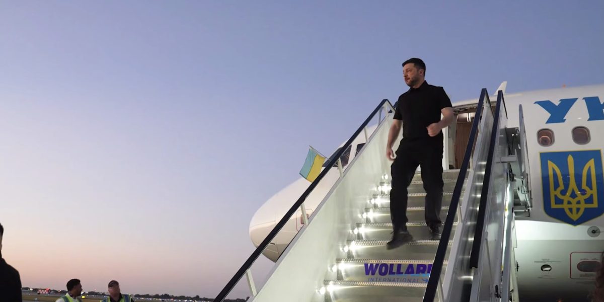 Zelenski, în turneu în Golf: Acord de apărare cu Qatar și cooperare cu Emiratele Arabe Unite Președintele ucrainean Volodimir Zelenski a încheiat un turneu diplomatic în țările din Golf, cu un acord de apărare semnat cu Qatarul