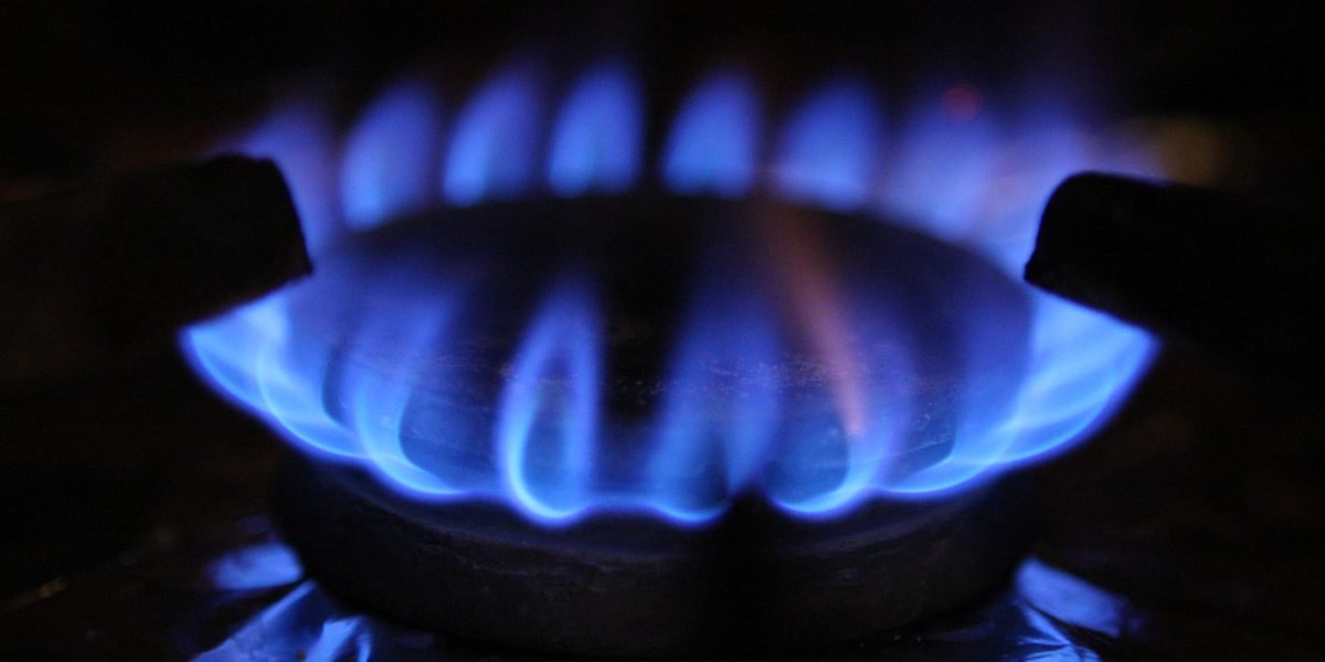 Prețurile la gaze, plafonate pentru populație până în 2027: Expertul avertizează asupra riscurilor Guvernul a aprobat o ordonanță de urgență care prelungește măsura de plafonare a prețurilor la gaze naturale pentru consumatorii casnici până la 31 martie 2027