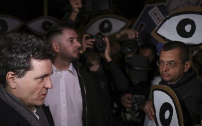 Nicușor Dan: Justiția, o „boală lungă” și relațiile de putere Președintele României, Nicușor Dan, a declarat vineri seară că sistemul judiciar se confruntă cu „nenumărate probleme”, comparând reforma necesară cu o „boală lungă”