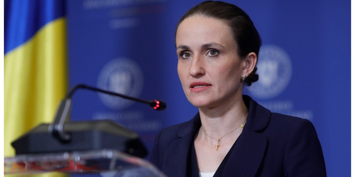 Ministra Oana Țoiu discută la Varșovia despre securitate și fondurile europene Ministra Afacerilor Externe, Oana Țoiu, se află marți la Varșovia pentru o vizită oficială, unde s-a întâlnit cu viceprim-ministrul și omologul polonez Radoslaw Sikorski