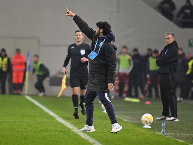 Universitatea Craiova s-a calificat în semifinalele Cupei României, dar antrenorul Filipe Coelho a fost eliminat Universitatea Craiova a învins CFR Cluj cu scorul de 3-1, după prelungiri, în sferturile de finală ale Cupei României