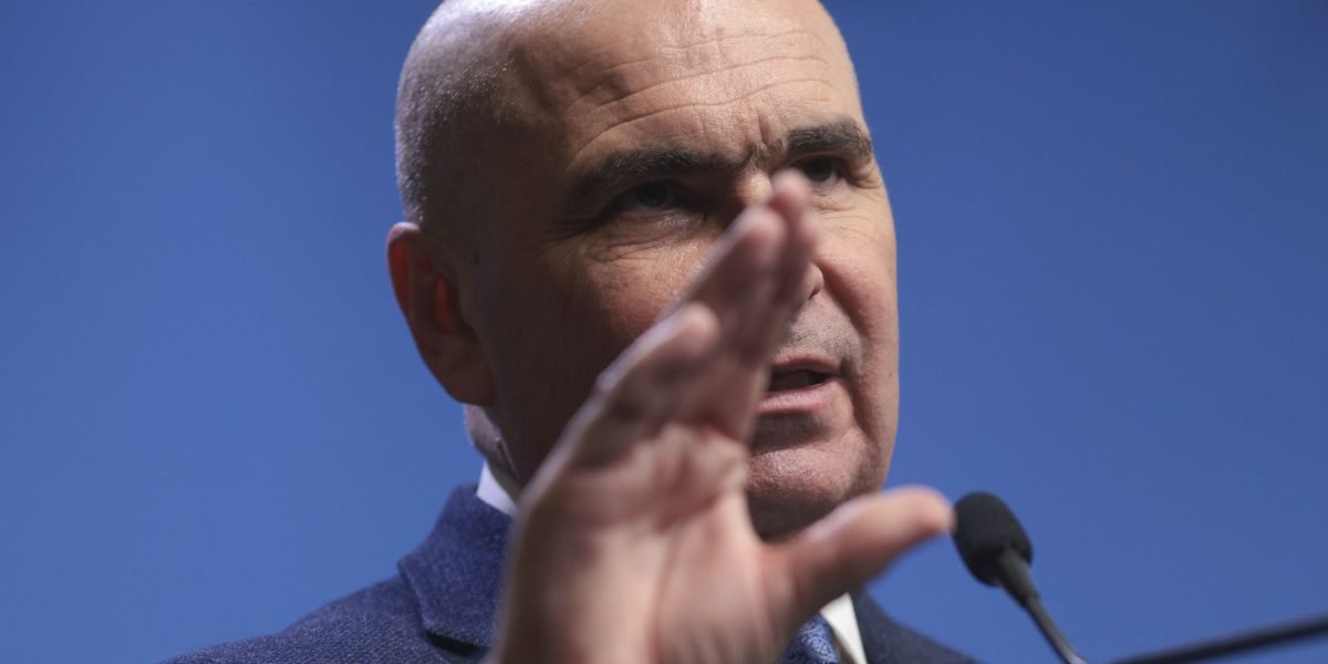 Bolojan: Reducerea numărului de comune, o posibilitate fezabilă Premierul Ilie Bolojan a declarat miercuri că reducerea numărului de comune din România este fezabilă și ar putea fi pusă în practică