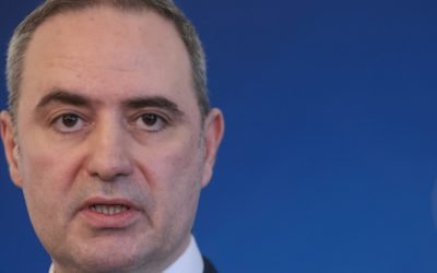 Nazare: România nu e în criză, ci în tranziție către competitivitate Ministrul Finanțelor, Alexandru Nazare, a declarat marți că România trece printr-o schimbare de paradigmă economică, abandonând modelul bazat pe consum și orientându-se către competitivitate