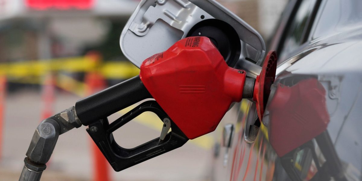 Ministerul Energiei propune măsuri urgente pentru stabilizarea prețurilor la carburanți Ministerul Energiei a trimis o serie de propuneri liderilor coaliției de guvernare, vizând atenuarea efectelor creșterii prețurilor la carburanți pe piața românească