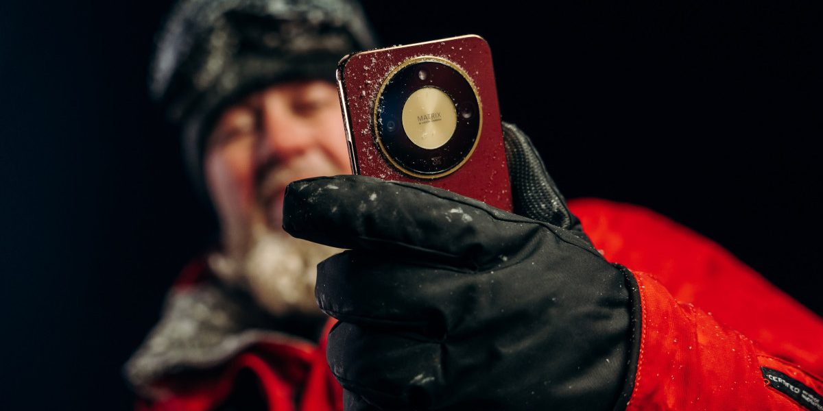 Smartphone-urile în 2026: performanță, rezistență și adaptare la viața de zi cu zi Piața smartphone-urilor a evoluat semnificativ, iar în 2026, utilizatorii pun accent pe factori dincolo de puterea de procesare sau specificațiile tehnice