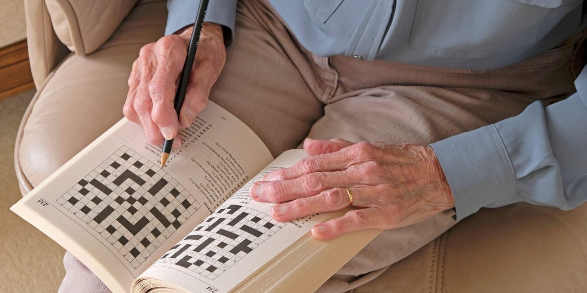 Cuvintele încrucișate bat exercițiile fizice în lupta cu declinul cognitiv, arată un studiu Activitatea fizică, promovată de zeci de ani ca fiind esențială pentru sănătatea creierului, ar putea fi supraestimată în ceea ce privește prevenirea declinului cognitiv la persoanele vârstnice