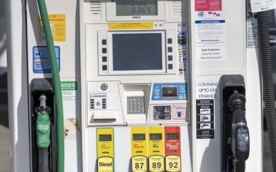 Benzina se scumpește în SUA, dar și în România: de ce și ce urmează Prețul mediu al benzinei în Statele Unite a urcat peste pragul de 3,50 dolari pe galon, atingând cel mai ridicat nivel din mai 2024